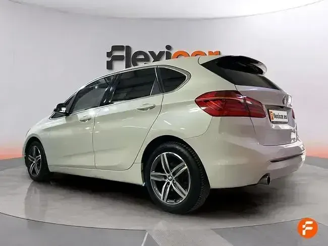 Usado BMW 218 150 CV (110 kW) 2016 Blanco Familiar