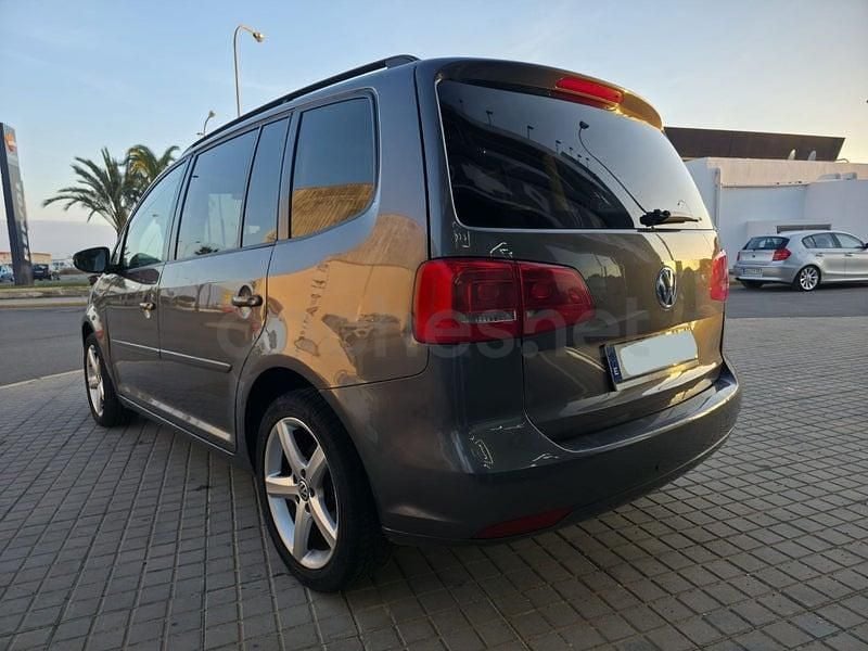 Usado VW Touran Advance 105 CV (77 kW) 2012 Blanco Monovolumen
