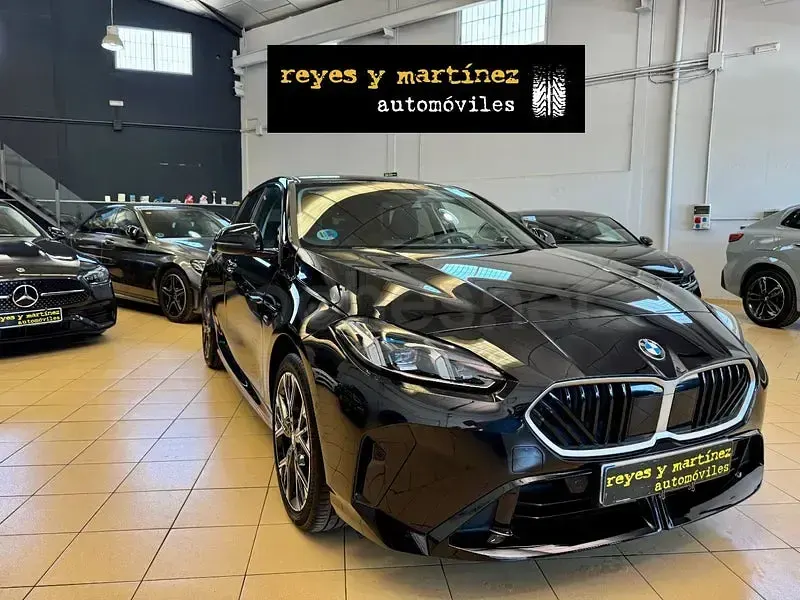 Usado BMW 120 Comfort Edition 163 CV (119 kW) 2025 Negro Utilitario