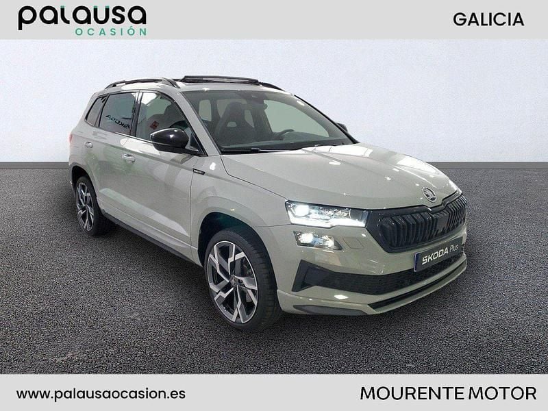 Usado Skoda Karoq SportLine 150 CV (110 kW) 2025 Gris / plata SUV