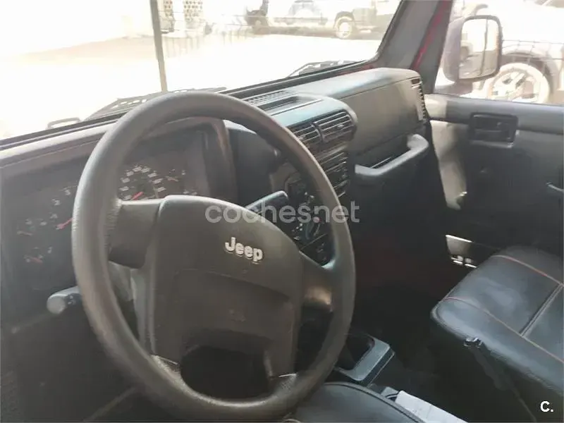 Usado Jeep Wrangler Sport 143 CV (105 kW) 2005 Rojo SUV