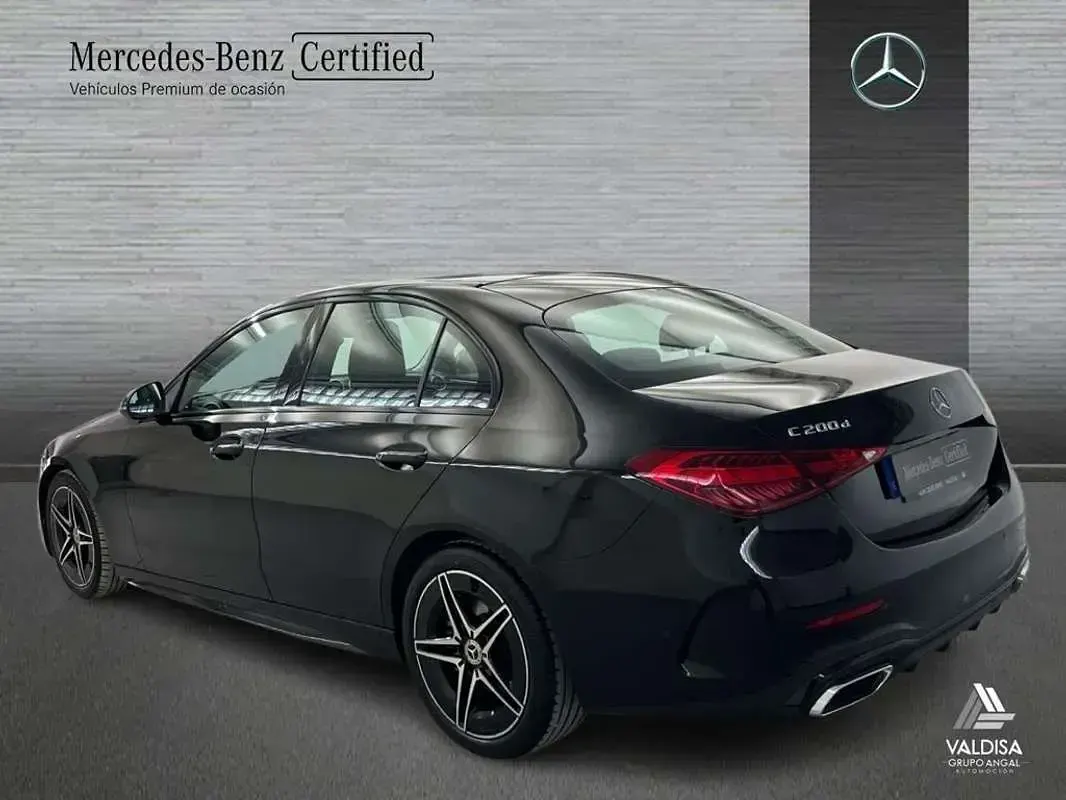 Usado Mercedes C200 AMG line 163 CV (119 kW) 2023 Berlina
