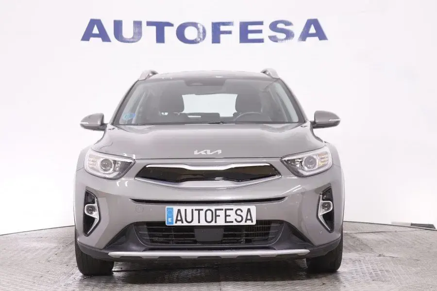 Usado Kia Stonic 120 CV (88 kW) 2023 Verde SUV