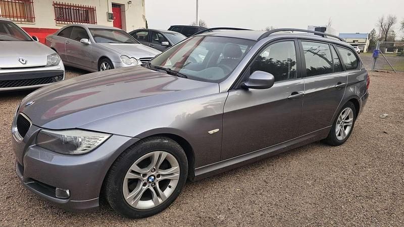 Usado BMW 318 143 CV (105 kW) 2009 Gris Familiar