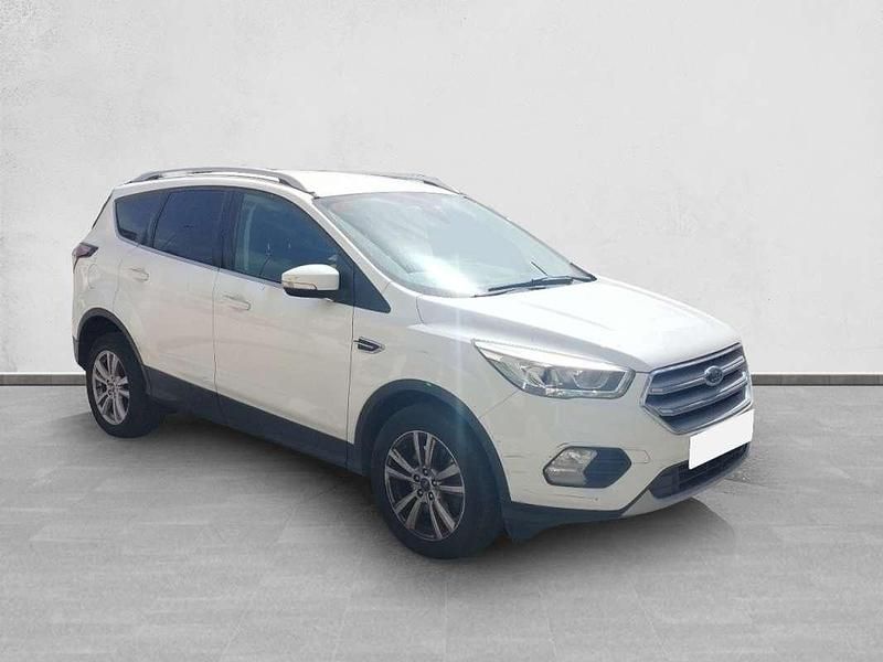 Usado Ford Kuga Trend+ 120 CV (88 kW) 2019 Blanco SUV