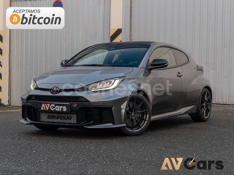 Gris / plata Usado 2025 Toyota Yaris Berlina | 48.990 € - Imagen 1/4