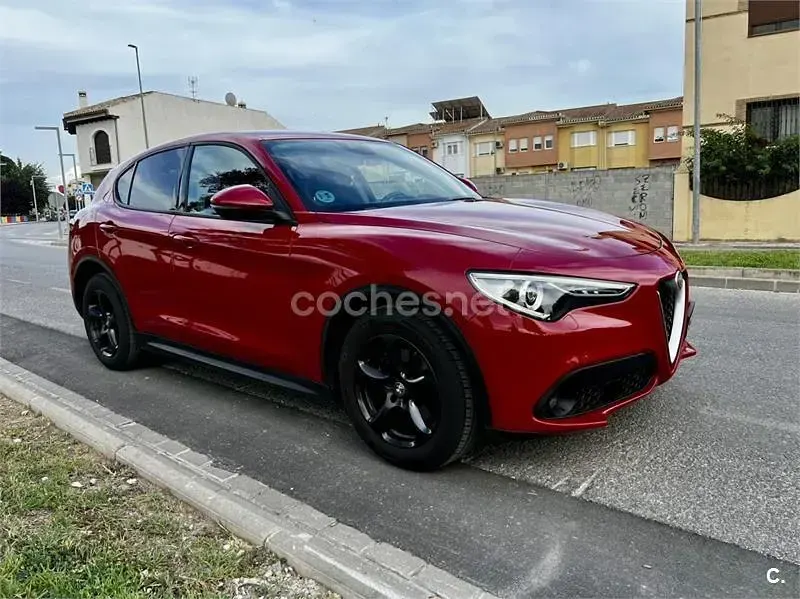 Usado Alfa Romeo Stelvio Executive 150 CV (110 kW) 2018 Rojo SUV