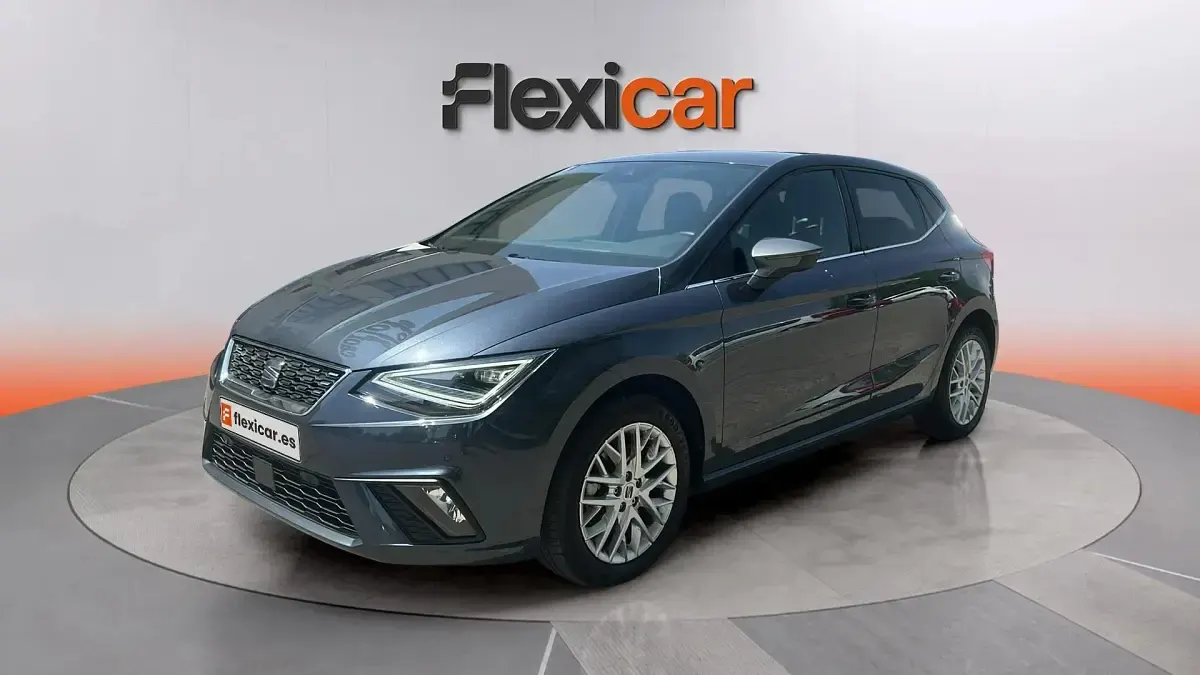 Usado Seat Ibiza XCELLENCE 116 CV (85 kW) 2025 Gris Utilitario