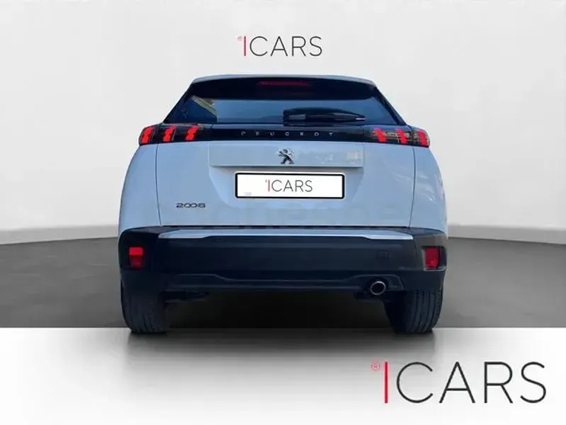 Usado Peugeot 2008 Active 110 CV (80 kW) 2021 Blanco SUV