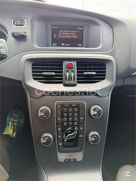 Usado Volvo V40 Summum 115 CV (84 kW) 2014 Blanco Berlina