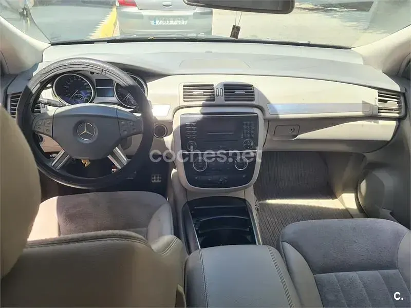 Usado Mercedes R280 190 CV (139 kW) 2006 Gris / plata Familiar