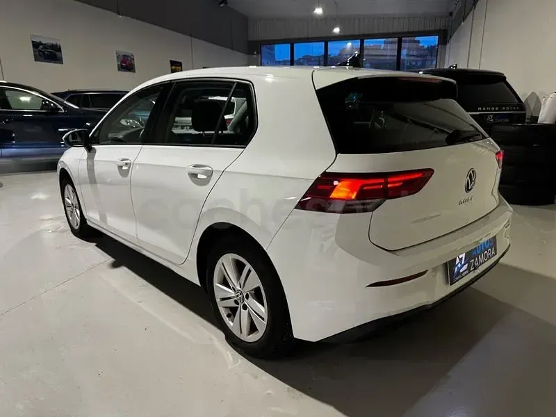 Usado VW Golf VIII Life 115 CV (84 kW) 2022 Blanco Berlina