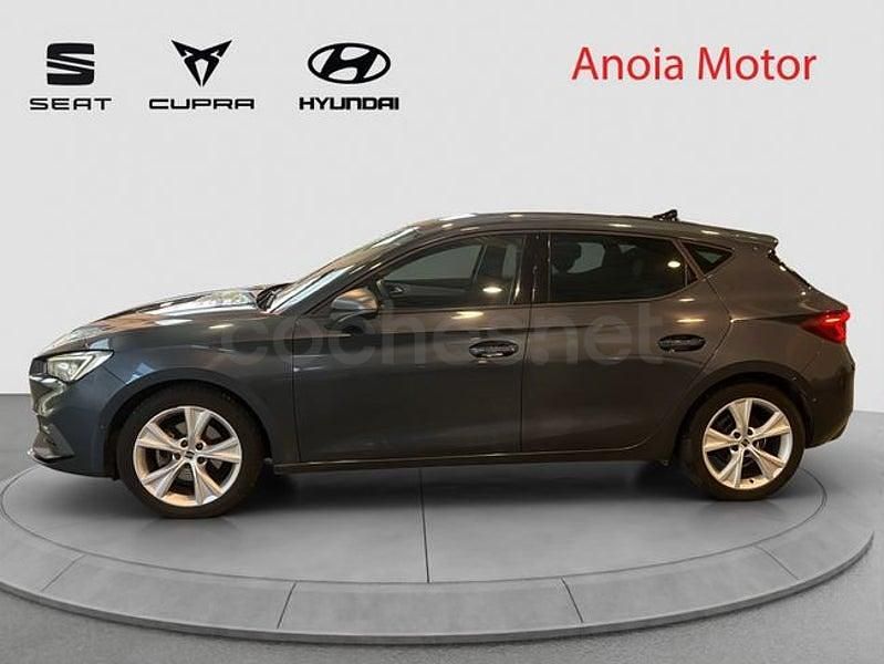 Usado Seat Leon FR 117 CV (86 kW) 2025 Gris / plata Familiar