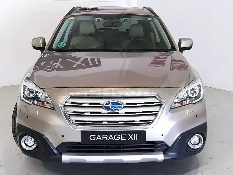 Usado Subaru Outback 150 CV (110 kW) 2016 Gris / plata Familiar