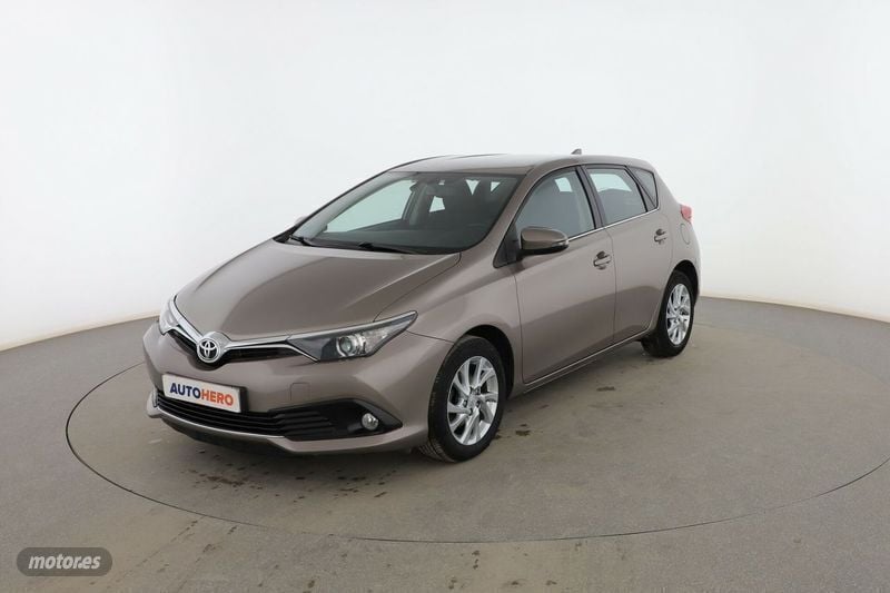 Gris Usado 2015 Toyota Auris Active Berlina | 11.799 € (Precio justo) - Imagen 1/3