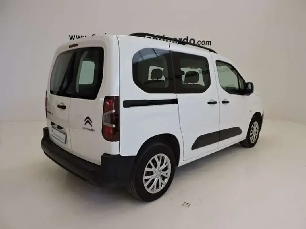 Usado Citroën Berlingo Live 102 CV (75 kW) 2021 Blanco Monovolumen