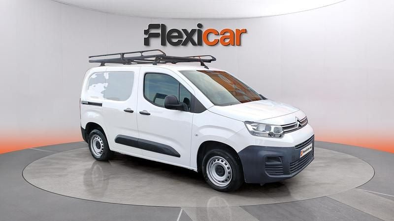 Usado Citroën Berlingo Feel 102 CV (75 kW) 2021 Blanco Monovolumen