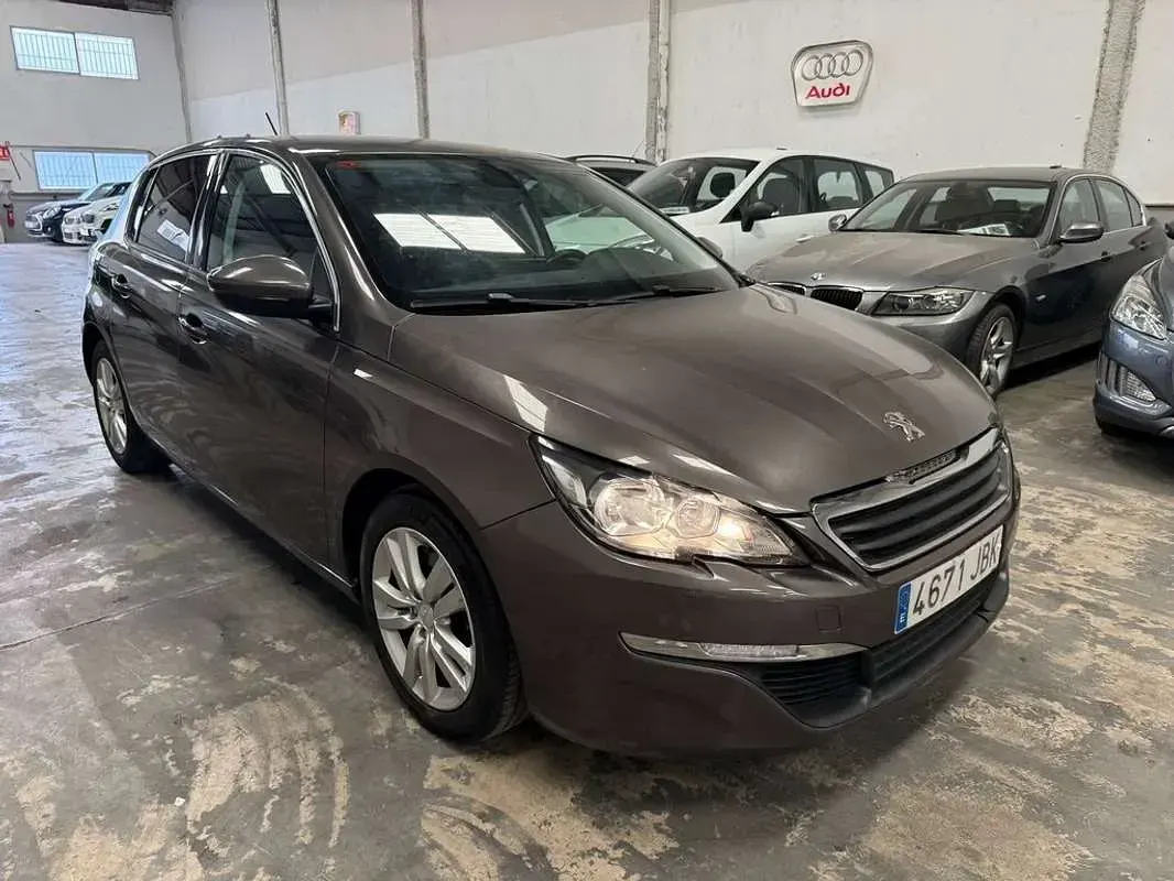 Usado Peugeot 308 Access 114 CV (83 kW) 2014 Marrón Utilitario