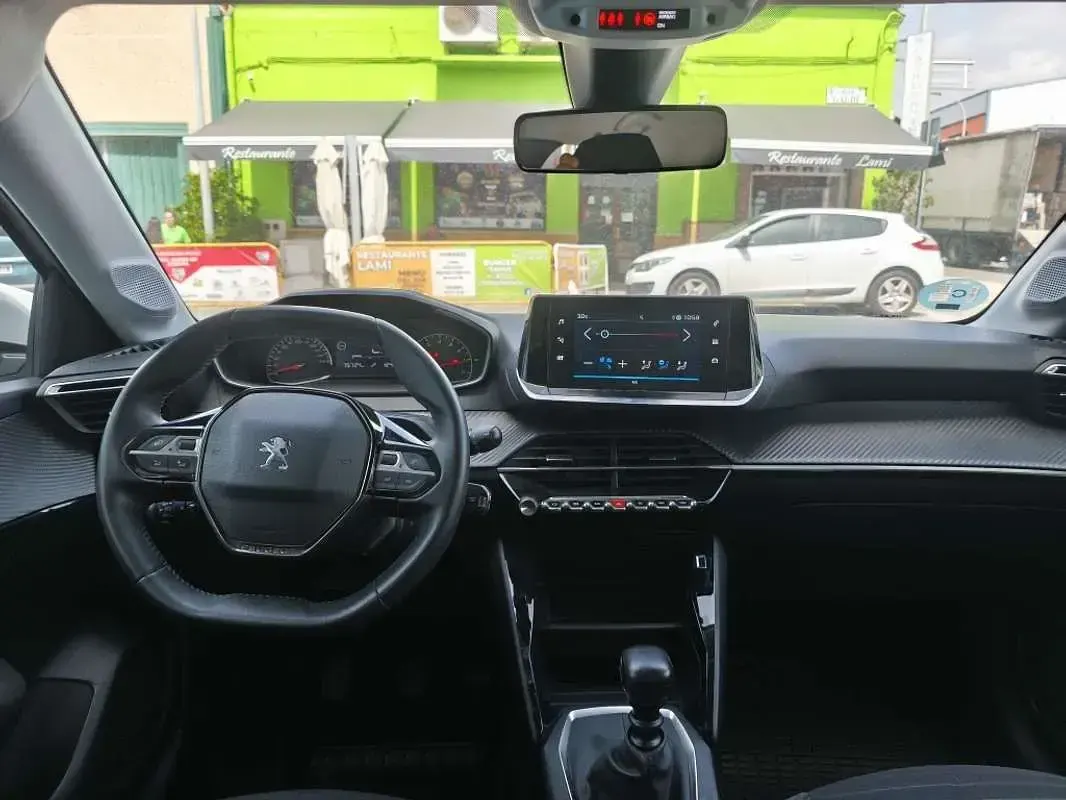 Usado Peugeot 208 Active 102 CV (75 kW) 2021 Blanco Utilitario
