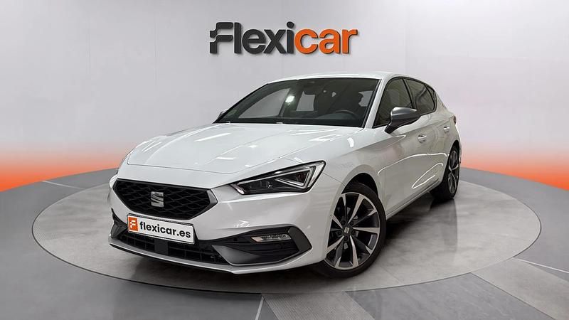 Usado Seat Leon FR 110 CV (80 kW) 2024 Blanco Familiar