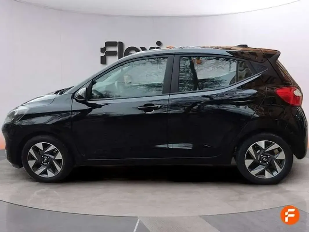 Usado Hyundai i10 67 CV (49 kW) 2024 Negro Utilitario