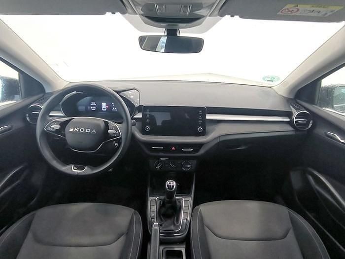 Usado Skoda Fabia Selection 95 CV (69 kW) 2025 Negro Utilitario