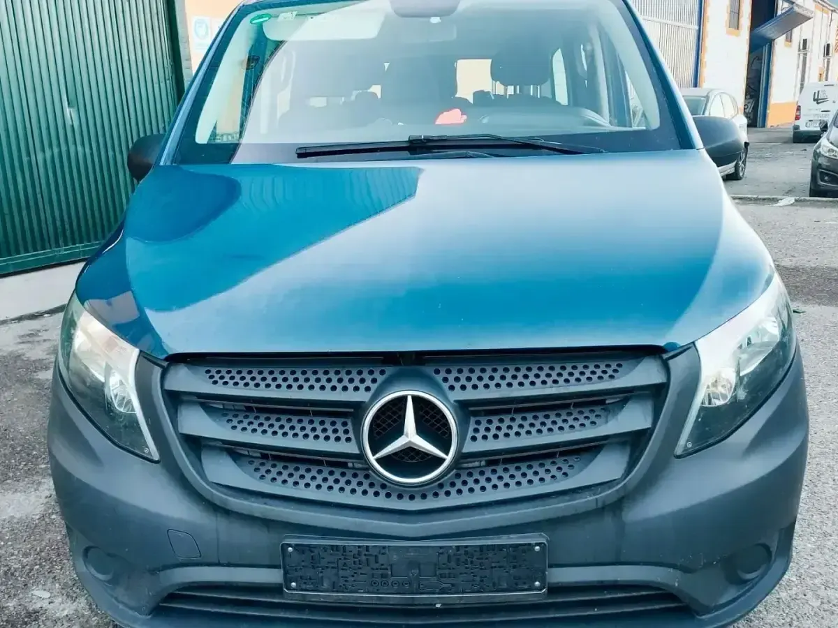 Usado Mercedes Vito 136 CV (100 kW) 2018 Azul Van
