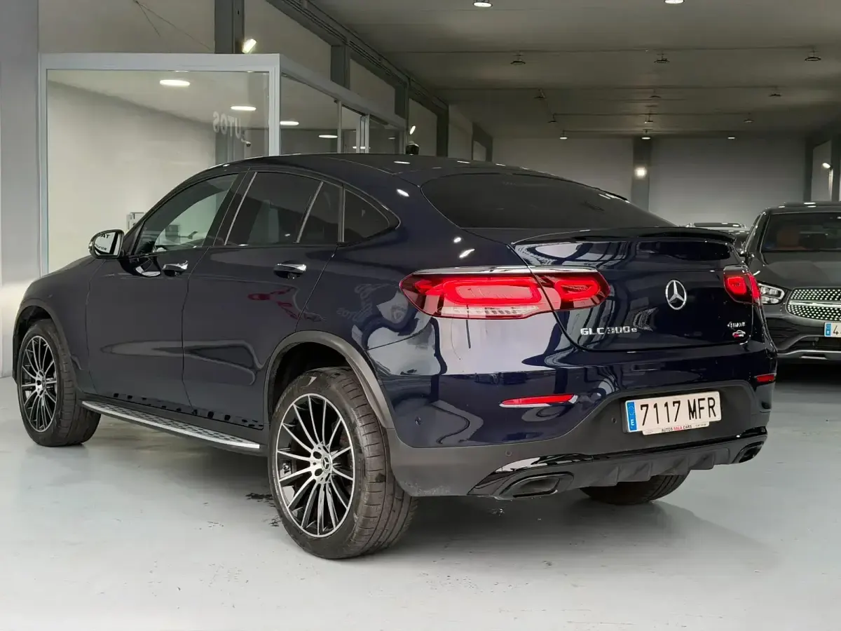 Usado Mercedes GLC300 314 CV (230 kW) 2023 Azul SUV