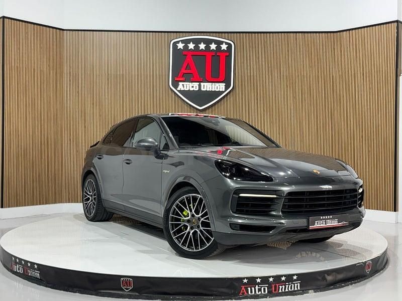 Usado Porsche Cayenne 462 CV (339 kW) 2021 Gris / plata SUV