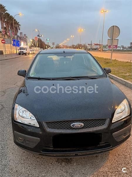 Usado Ford Focus Trend 100 CV (73 kW) 2006 Negro Berlina