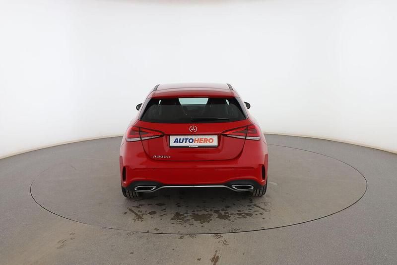 Usado Mercedes A200 AMG line 150 CV (110 kW) 2020 Rojo Utilitario