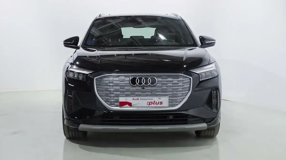 Usado Audi Q4 e-tron Ambiente 150 kW (204 CV) 2021 Negro SUV