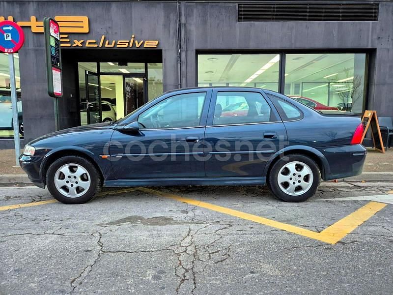 Azul Usado 2000 Opel Vectra Edition Berlina | 1500 € (Precio justo) - Imagen 1/4