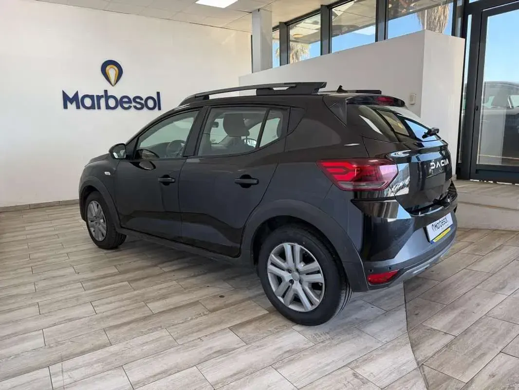 Usado Dacia Sandero Expression 91 CV (66 kW) 2023 Negro Utilitario
