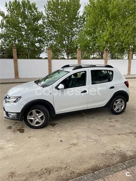 Usado Dacia Sandero Stepway 90 CV (66 kW) 2014 Blanco Berlina