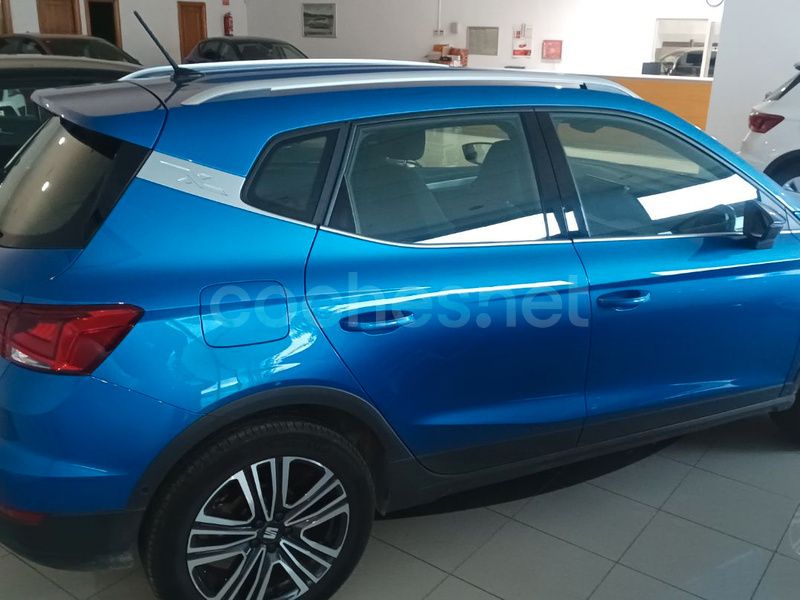 Usado Seat Arona FR 110 CV (80 kW) 2023 Azul SUV