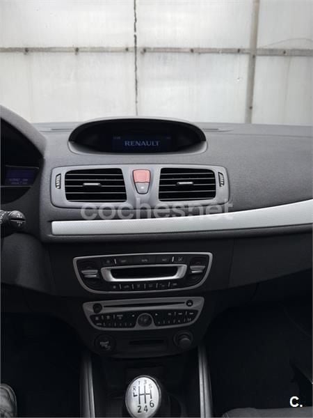 Blanco Usado 2009 Renault Mégane III Dynamique Berlina | 4800 € (Super precio) - Imagen 1/4