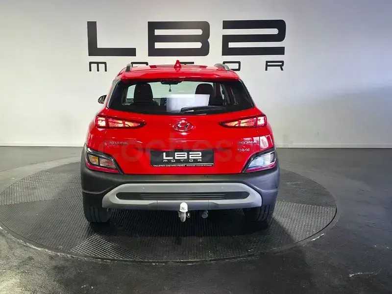Usado Hyundai Kona Style 120 CV (88 kW) 2022 Rojo SUV
