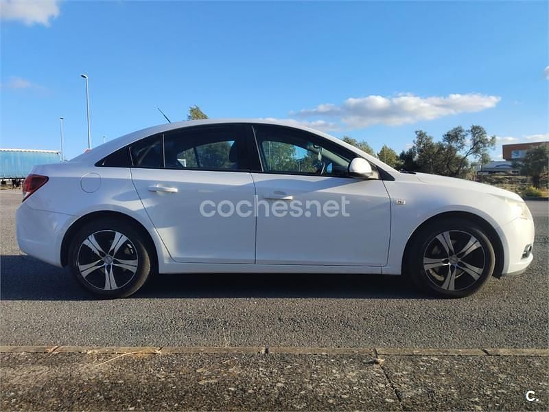 Blanco Usado 2011 Chevrolet Cruze LS Berlina | 3700 € (Buen precio) - Imagen 1/4