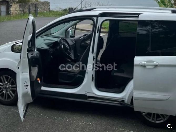Blanco Usado 2017 Ford Tourneo Courier Ambiente Monovolumen | 10.500 € (Un poco caro) - Imagen 1/4