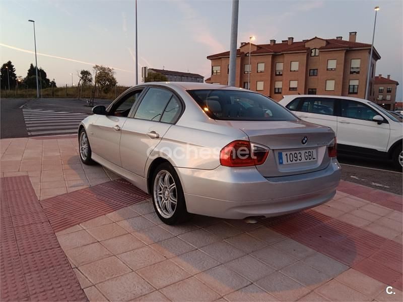 Gris / plata Usado 2006 BMW 320 Berlina | 3800 € (Buen precio) - Imagen 1/4