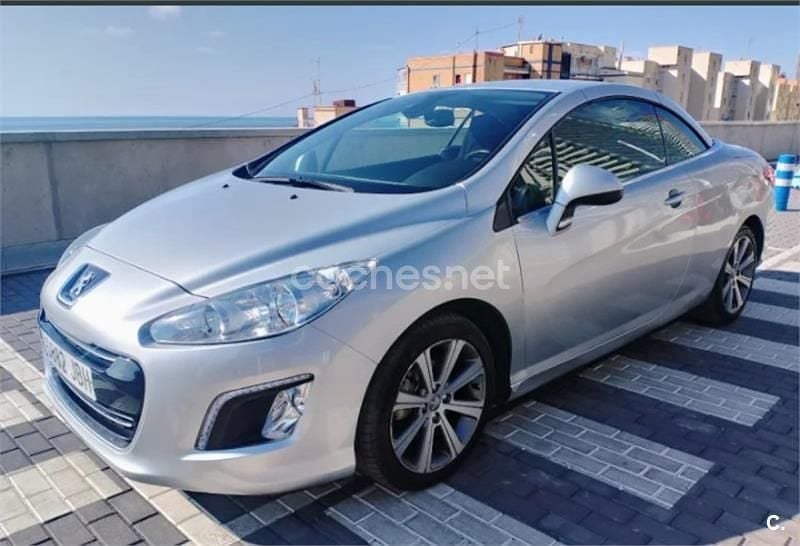Usado Peugeot 308 CC Active 115 CV (84 kW) 2014 Gris / plata Descapotable