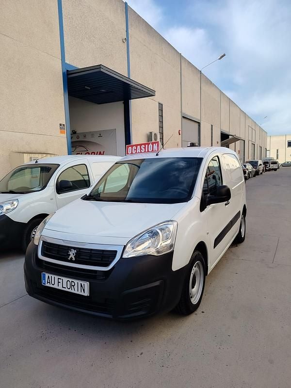 Usado Peugeot Partner 75 CV (55 kW) 2018 Blanco Monovolumen