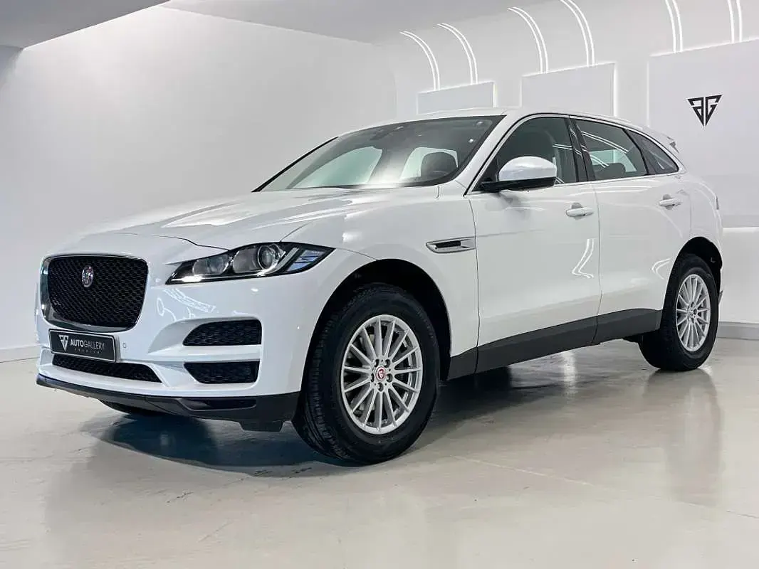 Usado Jaguar F-Pace Pure 163 HP (119 kW) 2021 Branco SUV