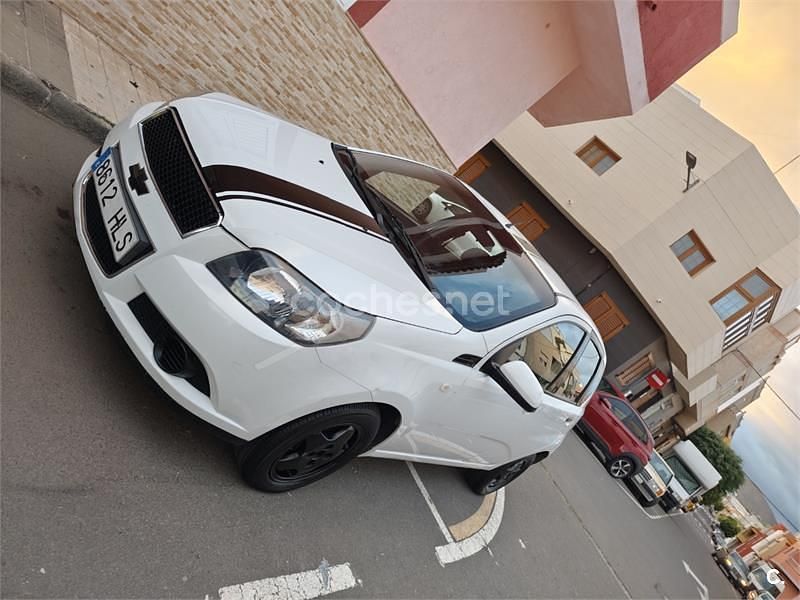 Blanco Usado 2012 Chevrolet Aveo LS Berlina | 2500 € (Precio justo) - Imagen 1/4