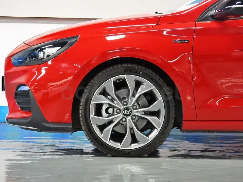 Usado Hyundai i30 N Line 140 CV (102 kW) 2019 Rojo Utilitario