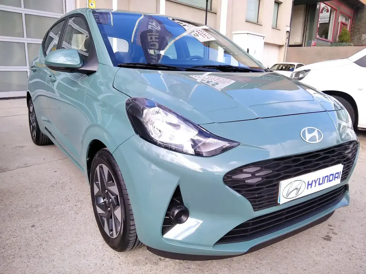 Usado Hyundai i10 63 CV (46 kW) 2025 Verde Utilitario