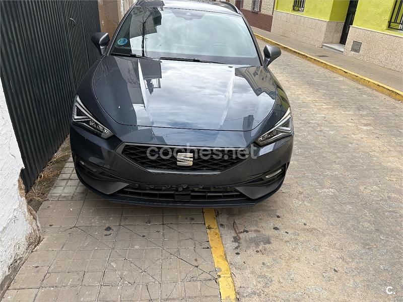 Gris / plata Usado 2023 Seat Leon FR Familiar | 27.750 € (Caro) - Imagen 1/4