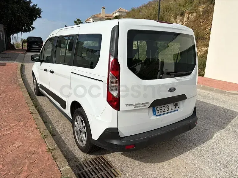 Usado Ford Tourneo Trend 120 CV (88 kW) 2021 Blanco Monovolumen