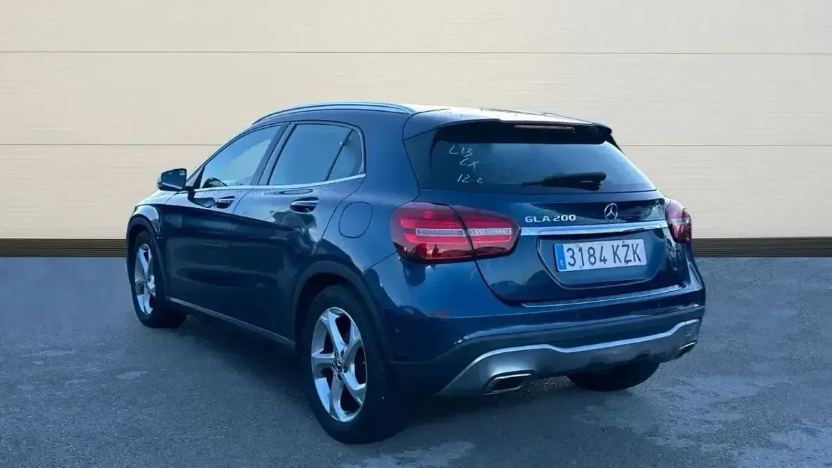 Begagnad Mercedes GLA200 156 HK (114 kW) 2019 Blå SUV